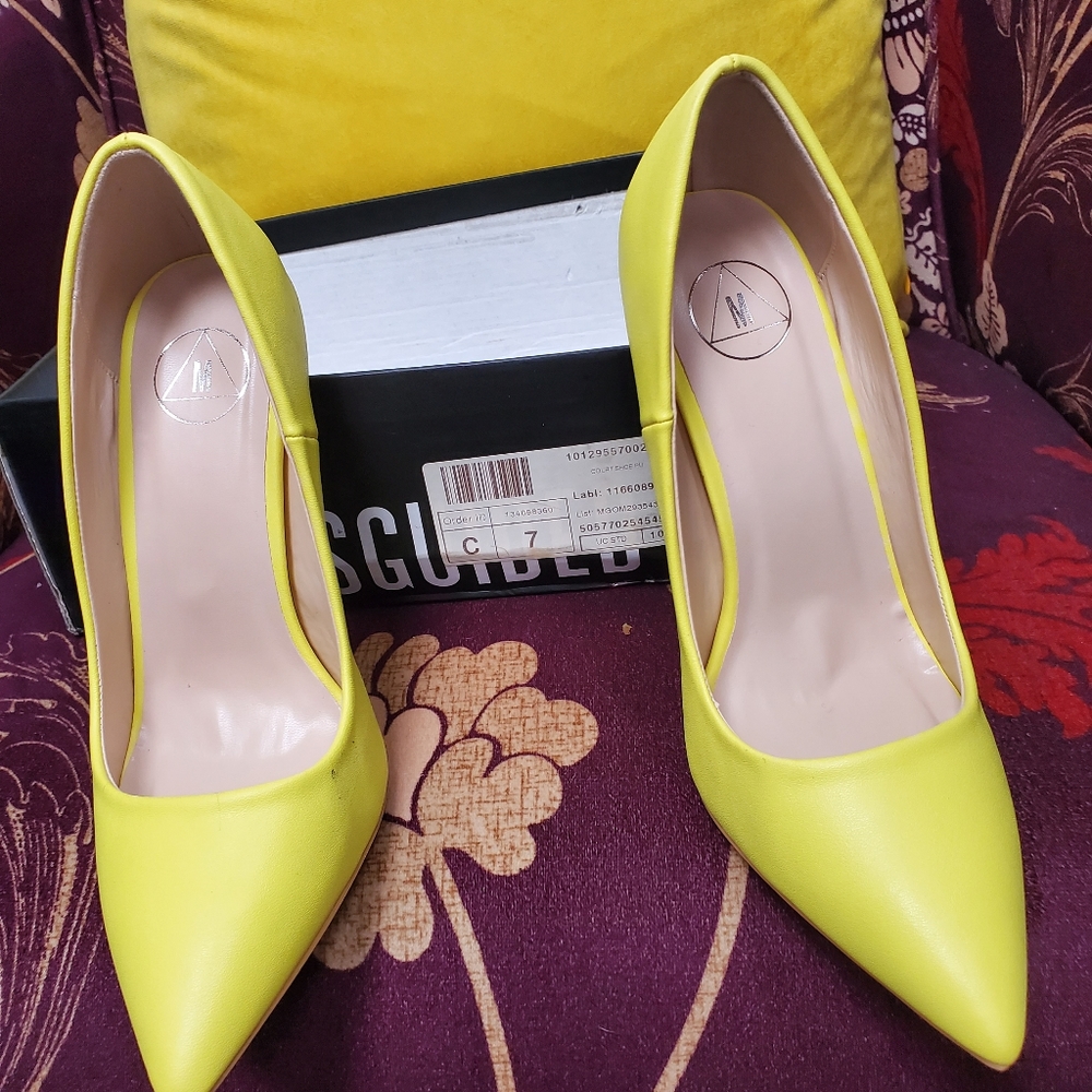 Heels - Picture 4 of 4